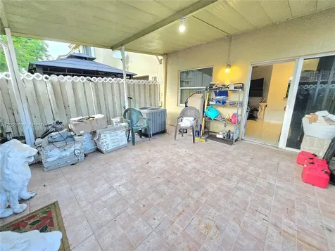 7255 NW 173rd Drive Hialeah FL 33015