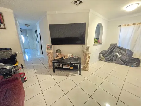 7255 NW 173rd Drive Hialeah FL 33015