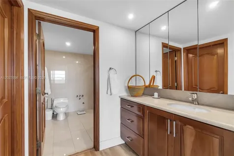 199 Ocean Lane Drive Key Biscayne FL 33149