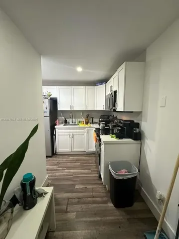 685 SW 7th Terrace Dania Beach FL 33004