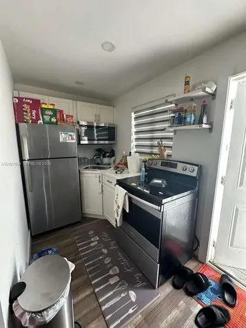 685 SW 7th Terrace Dania Beach FL 33004