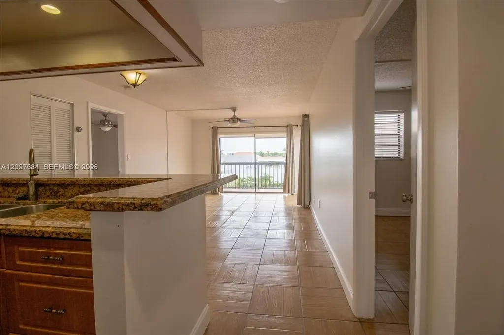995 SW 84th Avenue Miami FL 33144