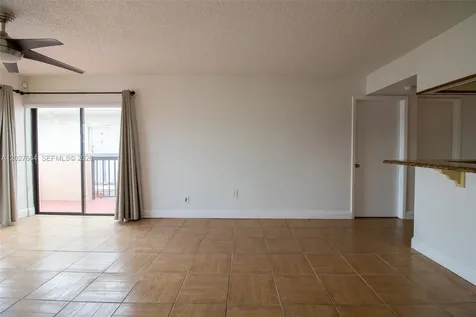 995 SW 84th Avenue Miami FL 33144