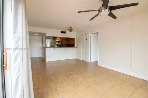 995 SW 84th Avenue Miami FL 33144