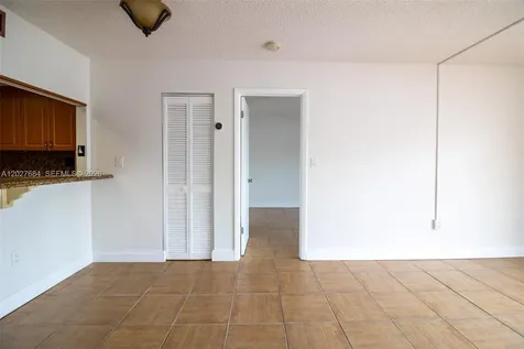 995 SW 84th Avenue Miami FL 33144