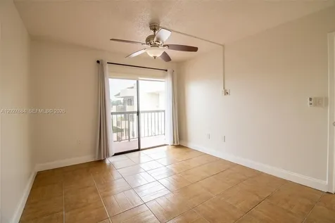 995 SW 84th Avenue Miami FL 33144