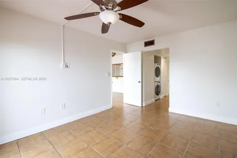 995 SW 84th Avenue Miami FL 33144