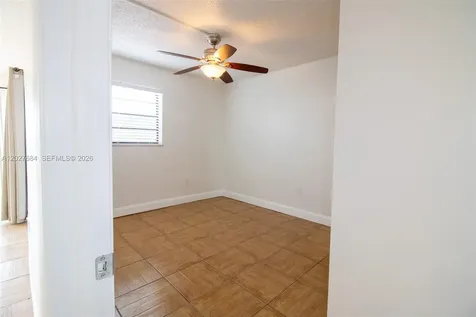 995 SW 84th Avenue Miami FL 33144