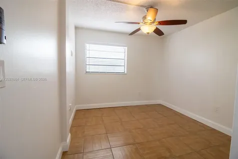 995 SW 84th Avenue Miami FL 33144