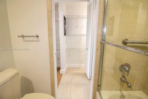 995 SW 84th Avenue Miami FL 33144