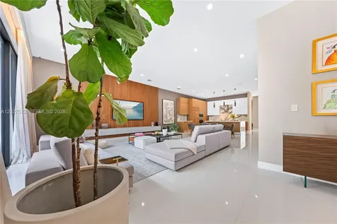 8162 NW 48th Terrace Doral FL 33166