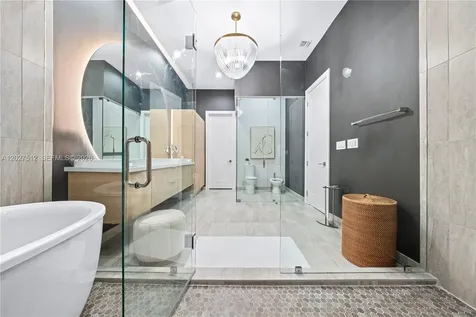 8162 NW 48th Terrace Doral FL 33166