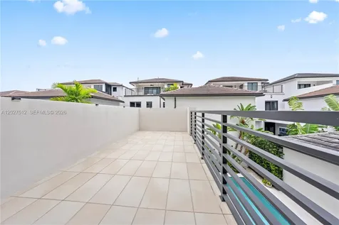 8162 NW 48th Terrace Doral FL 33166