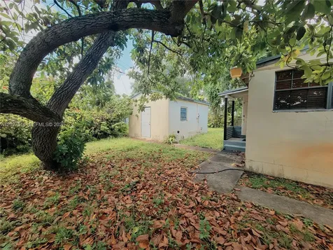 7305 SW 17th Terrace Miami FL 33155