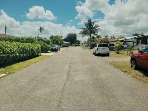 7305 SW 17th Terrace Miami FL 33155