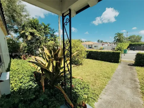 7305 SW 17th Terrace Miami FL 33155