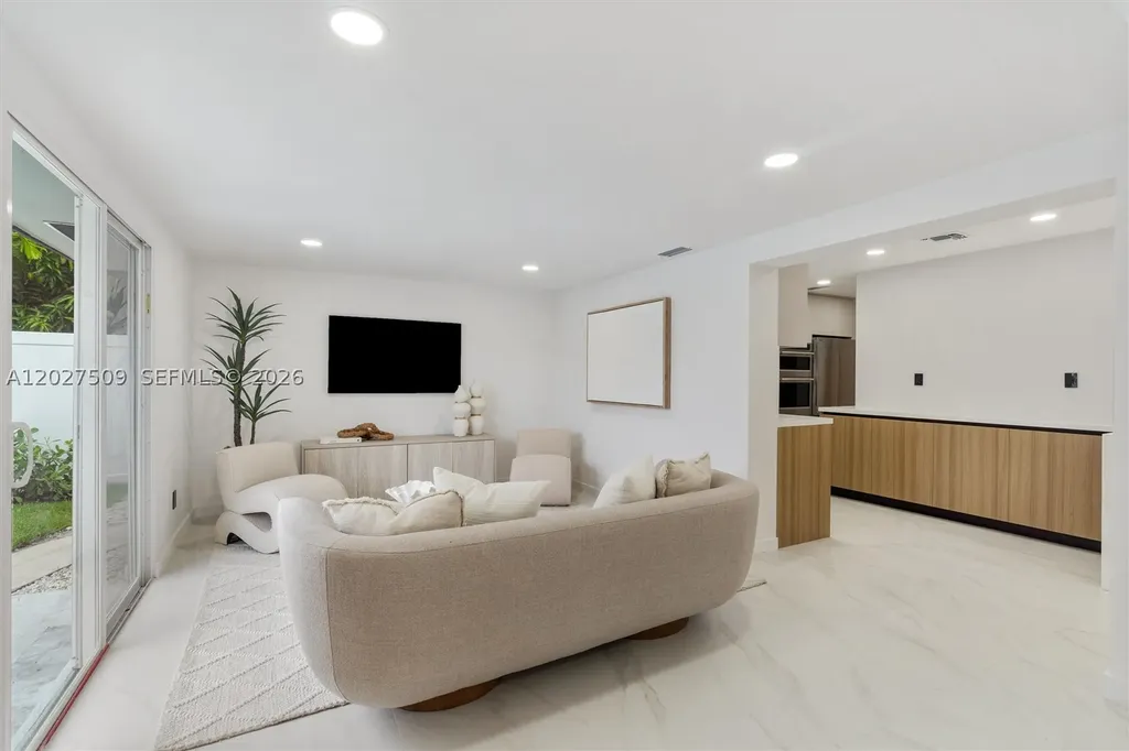 2110 NE 54th Street Fort Lauderdale FL 33308