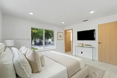 2110 NE 54th Street Fort Lauderdale FL 33308