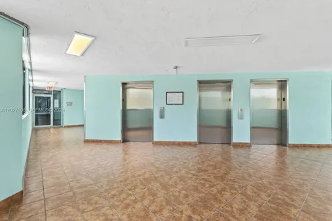 2075 SW 122nd Avenue Miami FL 33175