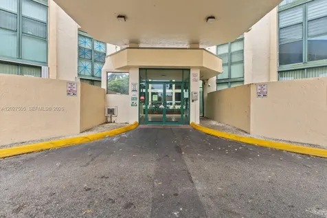 2075 SW 122nd Avenue Miami FL 33175