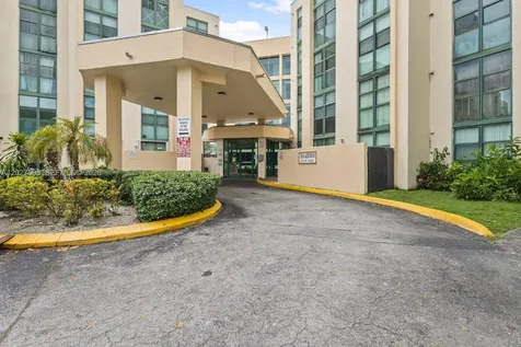 2075 SW 122nd Avenue Miami FL 33175