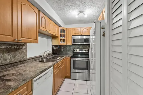 2075 SW 122nd Avenue Miami FL 33175