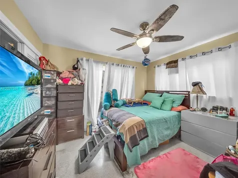 4321 NE 15th Terrace Oakland Park FL 33334