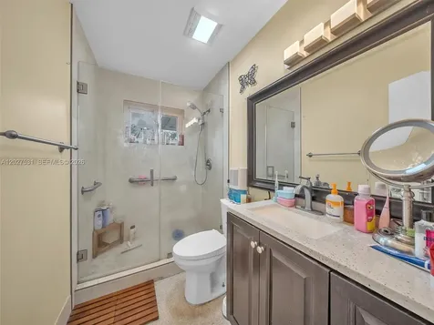 4321 NE 15th Terrace Oakland Park FL 33334