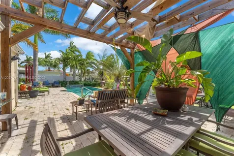 4321 NE 15th Terrace Oakland Park FL 33334