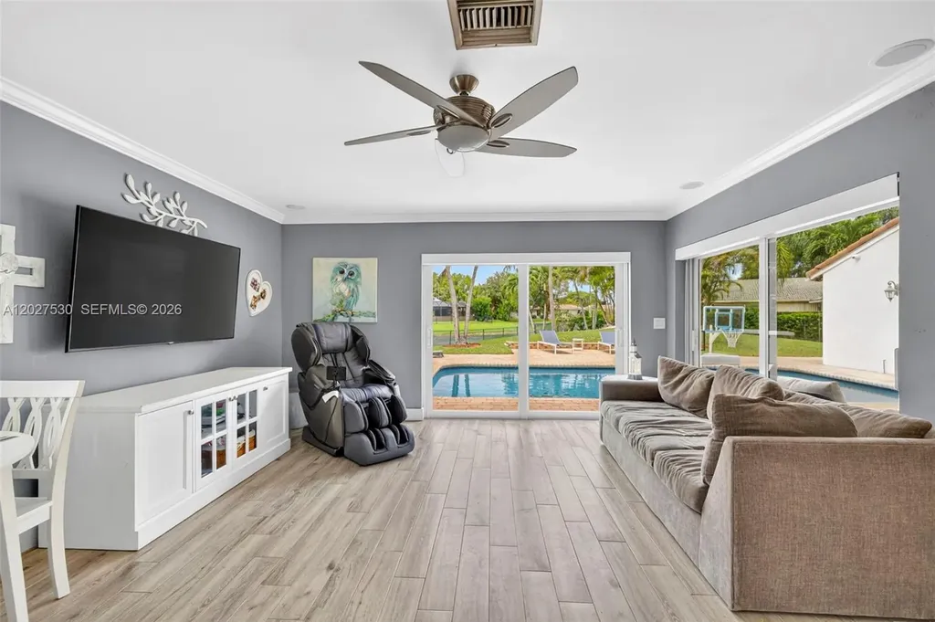 1860 NW 107th Terrace Coral Springs FL 33071