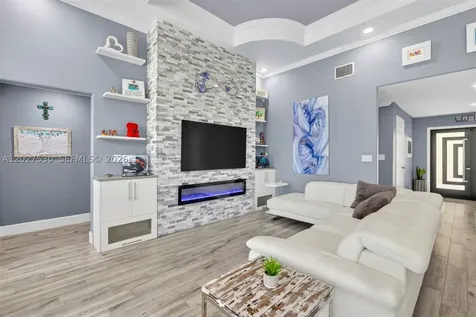 1860 NW 107th Terrace Coral Springs FL 33071