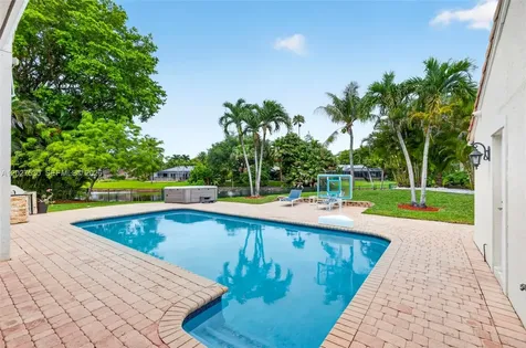 1860 NW 107th Terrace Coral Springs FL 33071