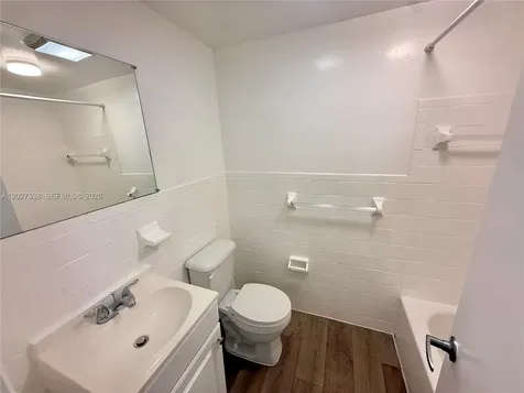 143 SW 9th Street Miami FL 33130