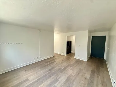 143 SW 9th Street Miami FL 33130