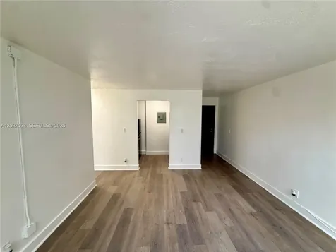 143 SW 9th Street Miami FL 33130