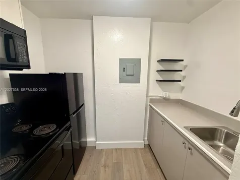 143 SW 9th Street Miami FL 33130