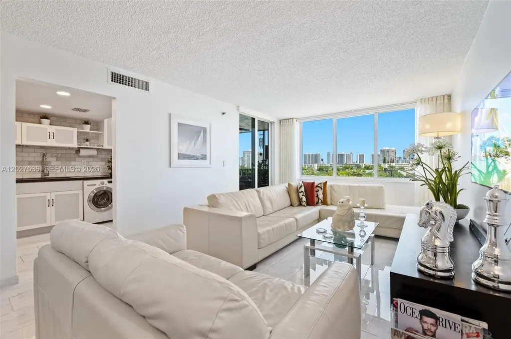 17890 Dixie North Miami Beach FL 33160