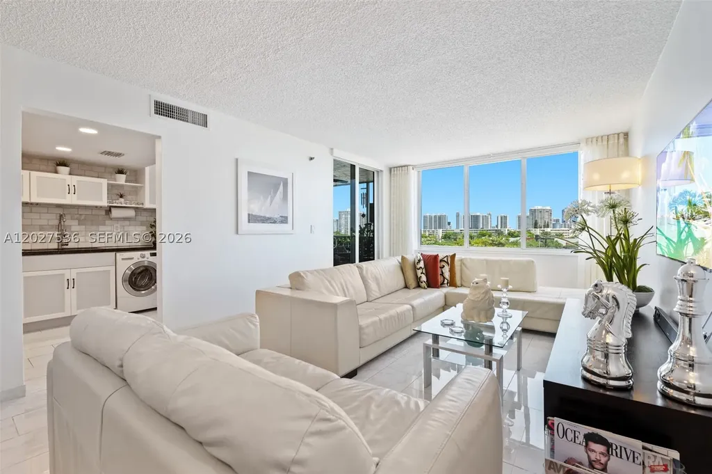 17890 W Dixie Highway North Miami Beach FL 33160