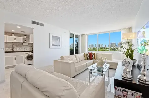 17890 Dixie North Miami Beach FL 33160