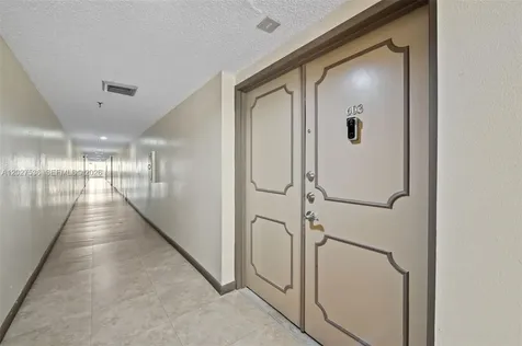 17890 Dixie North Miami Beach FL 33160