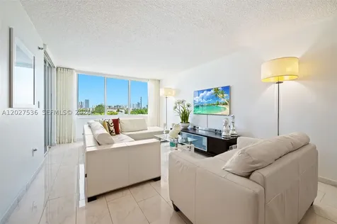 17890 W Dixie Highway North Miami Beach FL 33160