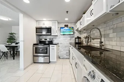 17890 Dixie North Miami Beach FL 33160