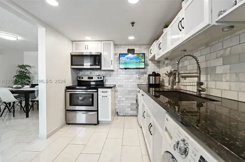 17890 W Dixie Highway North Miami Beach FL 33160