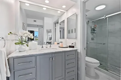 17890 Dixie North Miami Beach FL 33160
