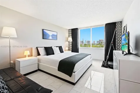 17890 Dixie North Miami Beach FL 33160
