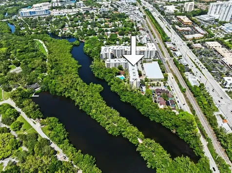 17890 Dixie North Miami Beach FL 33160