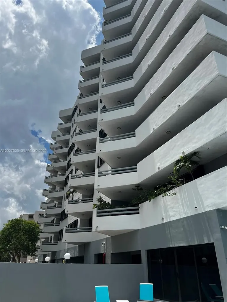 555 NE 30 Miami FL 33137