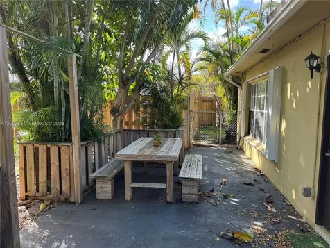 406 SE 11th Court Fort Lauderdale FL 33316