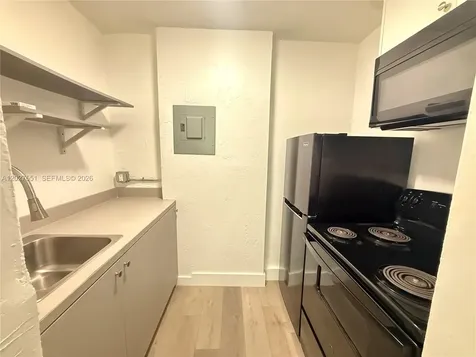 143 SW 9th Street Miami FL 33130
