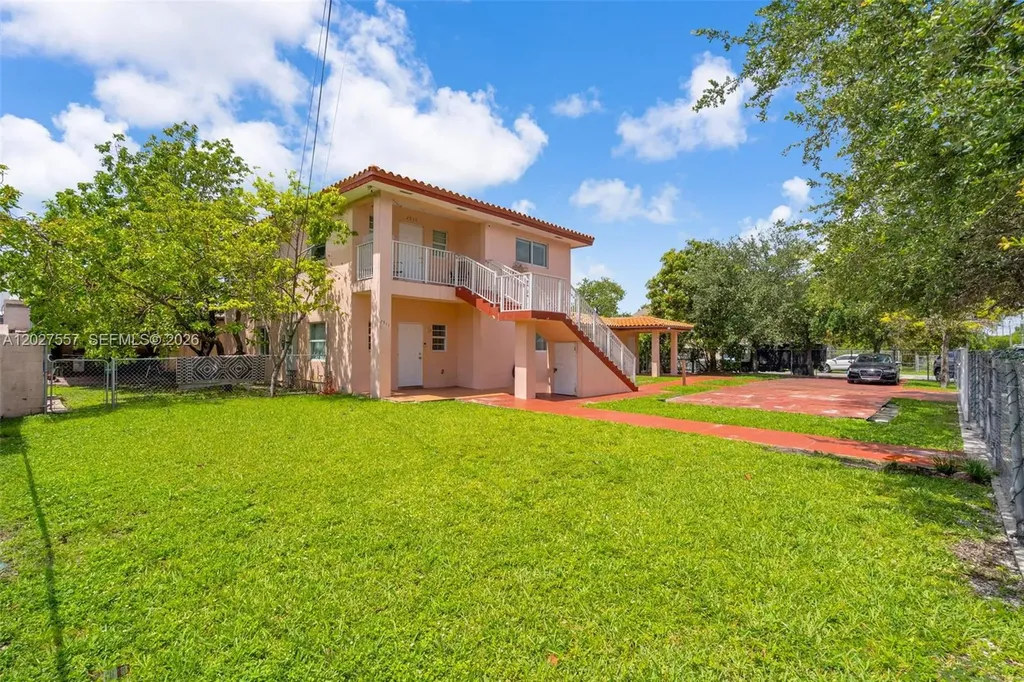 2986 NW 26th Street Miami FL 33142